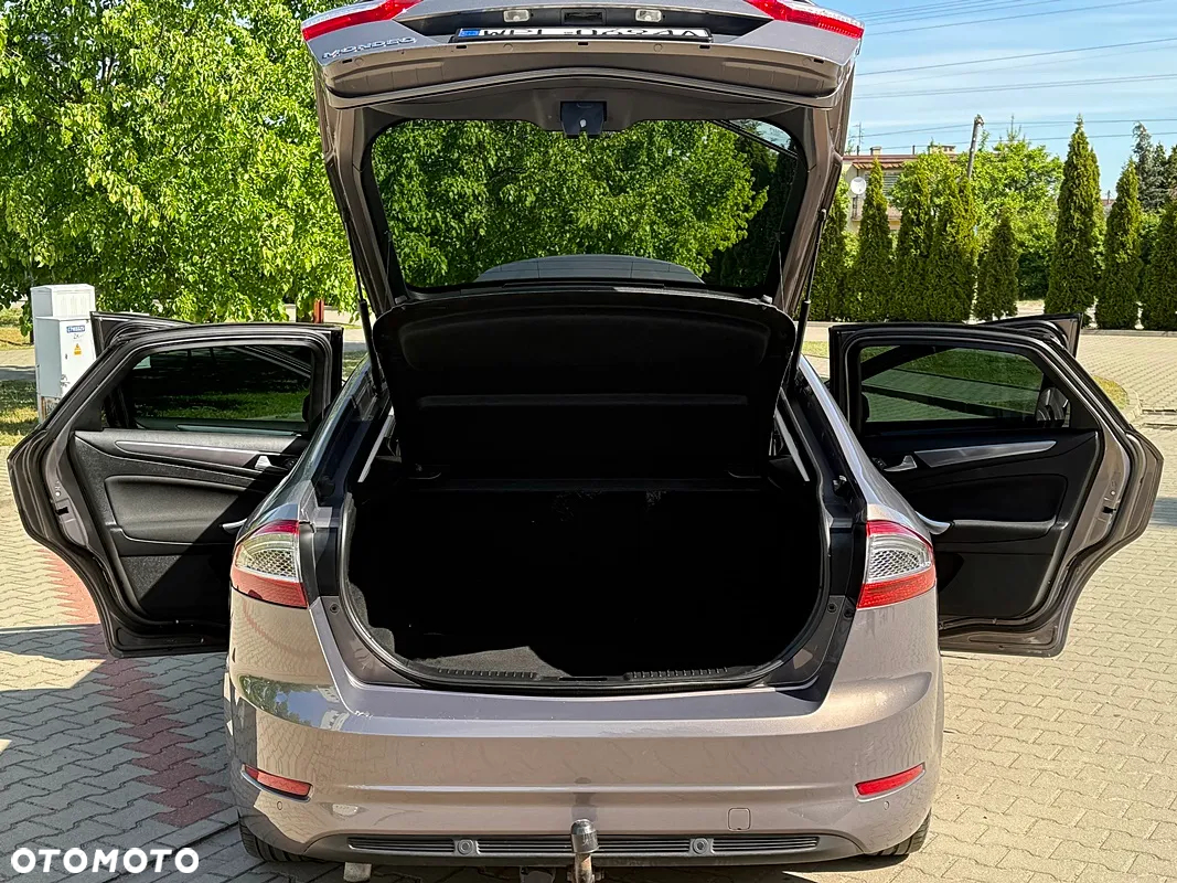 Ford Mondeo 1.6 T Platinium X Plus (Titanium) - 23