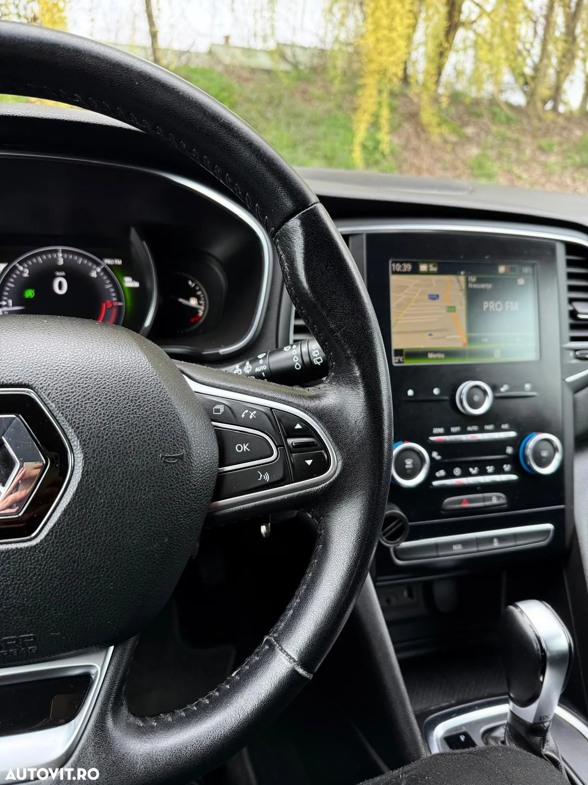 Renault Megane ENERGY dCi EDC Zen - 23