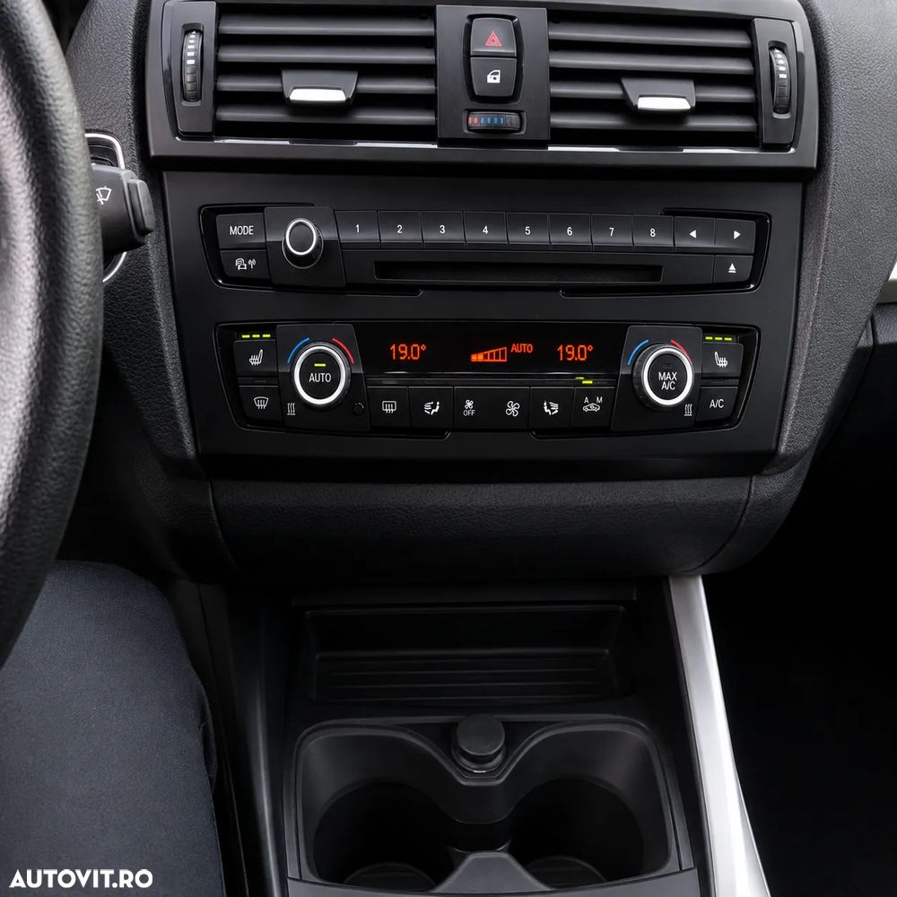 BMW Seria 1 120d - 22