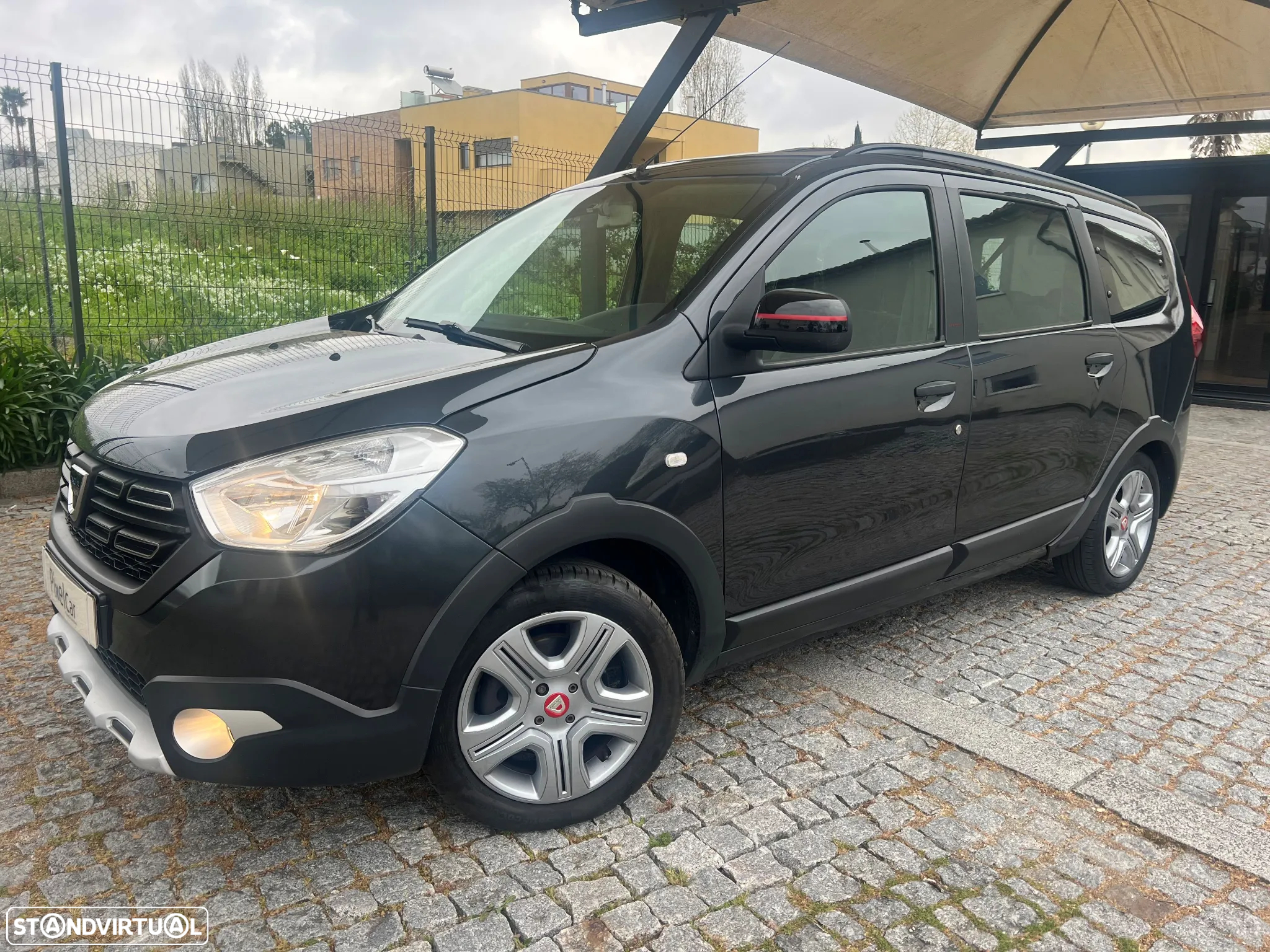 Dacia Lodgy 1.3 TCe Stepway 7L - 9