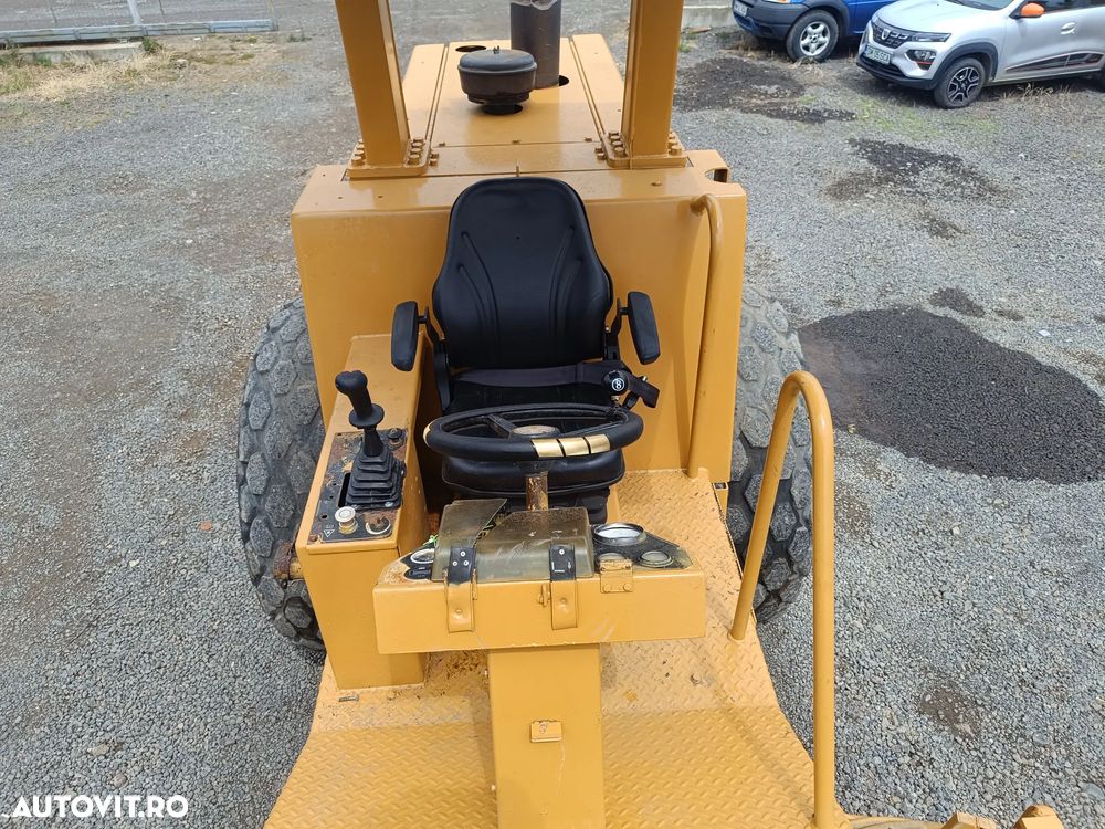 Caterpillar CS-563 - 10