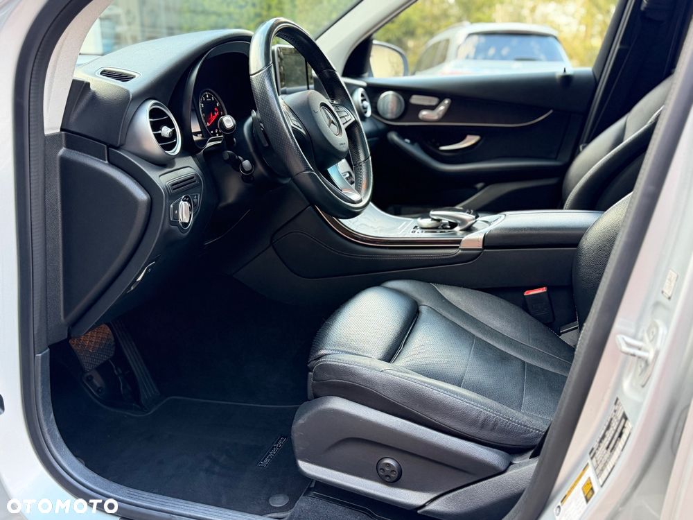 Mercedes-Benz GLC 300 4Matic 9G-TRONIC - 17