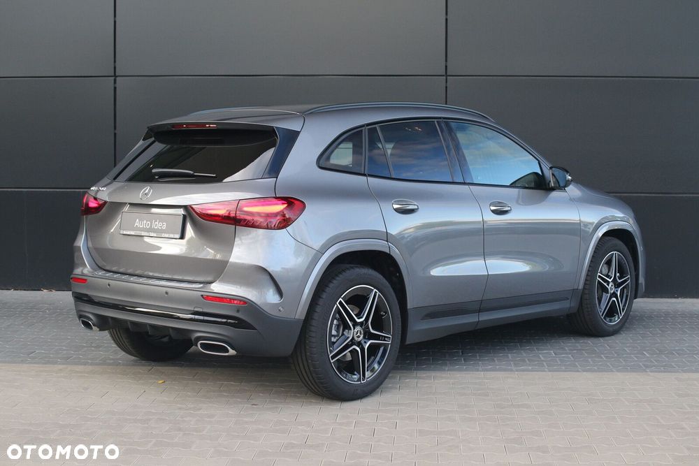 Mercedes-Benz GLA - 7