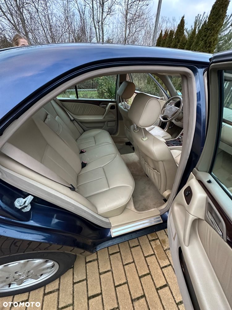 Mercedes-Benz Klasa E - 17