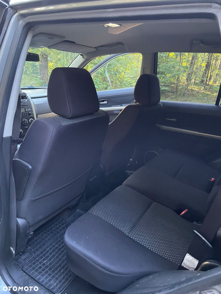 Suzuki Grand Vitara 2.0 - 6