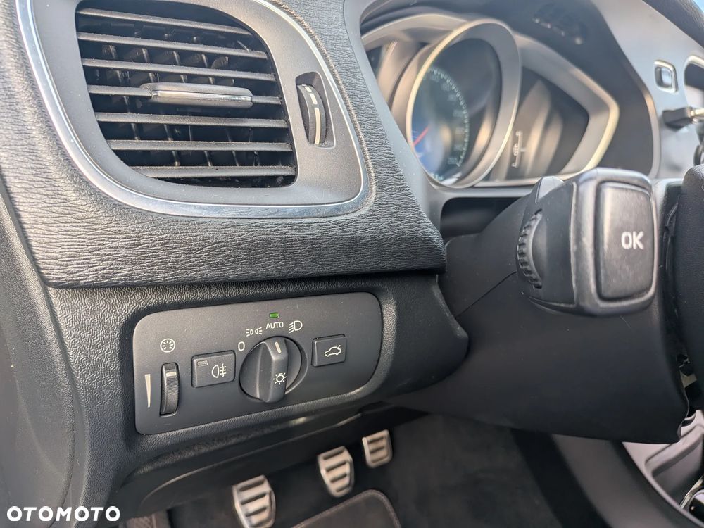Volvo V40 2015 photo 5