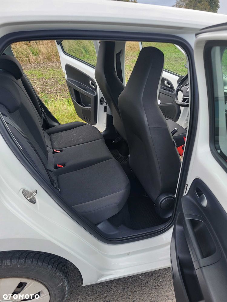Volkswagen up! - 5