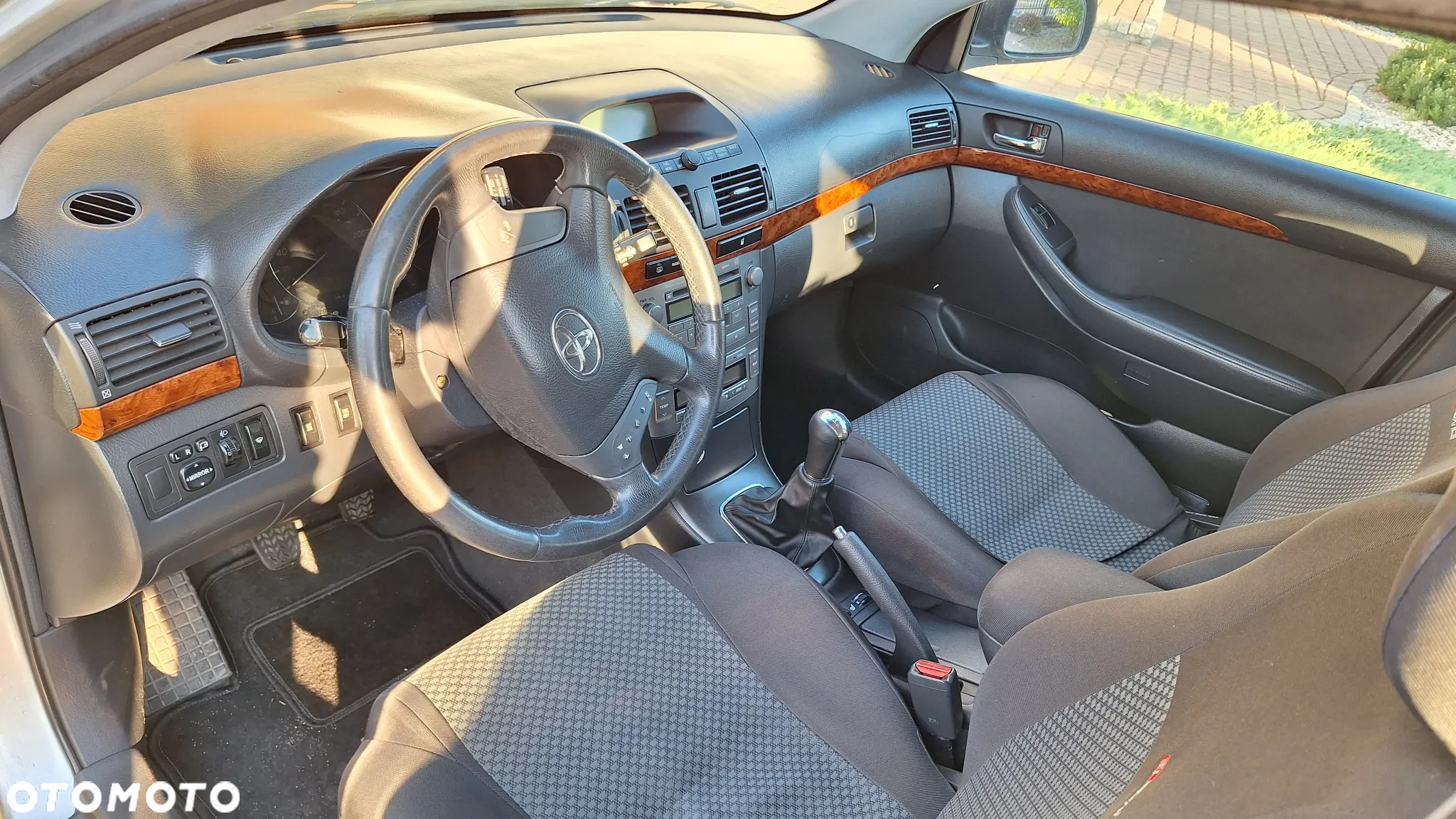 Toyota Avensis 2.0 D-4D Luna - 10