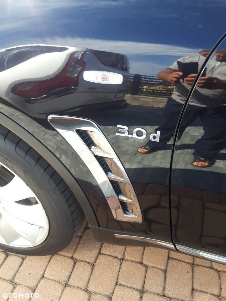 Infiniti QX70 3.0d S - 10