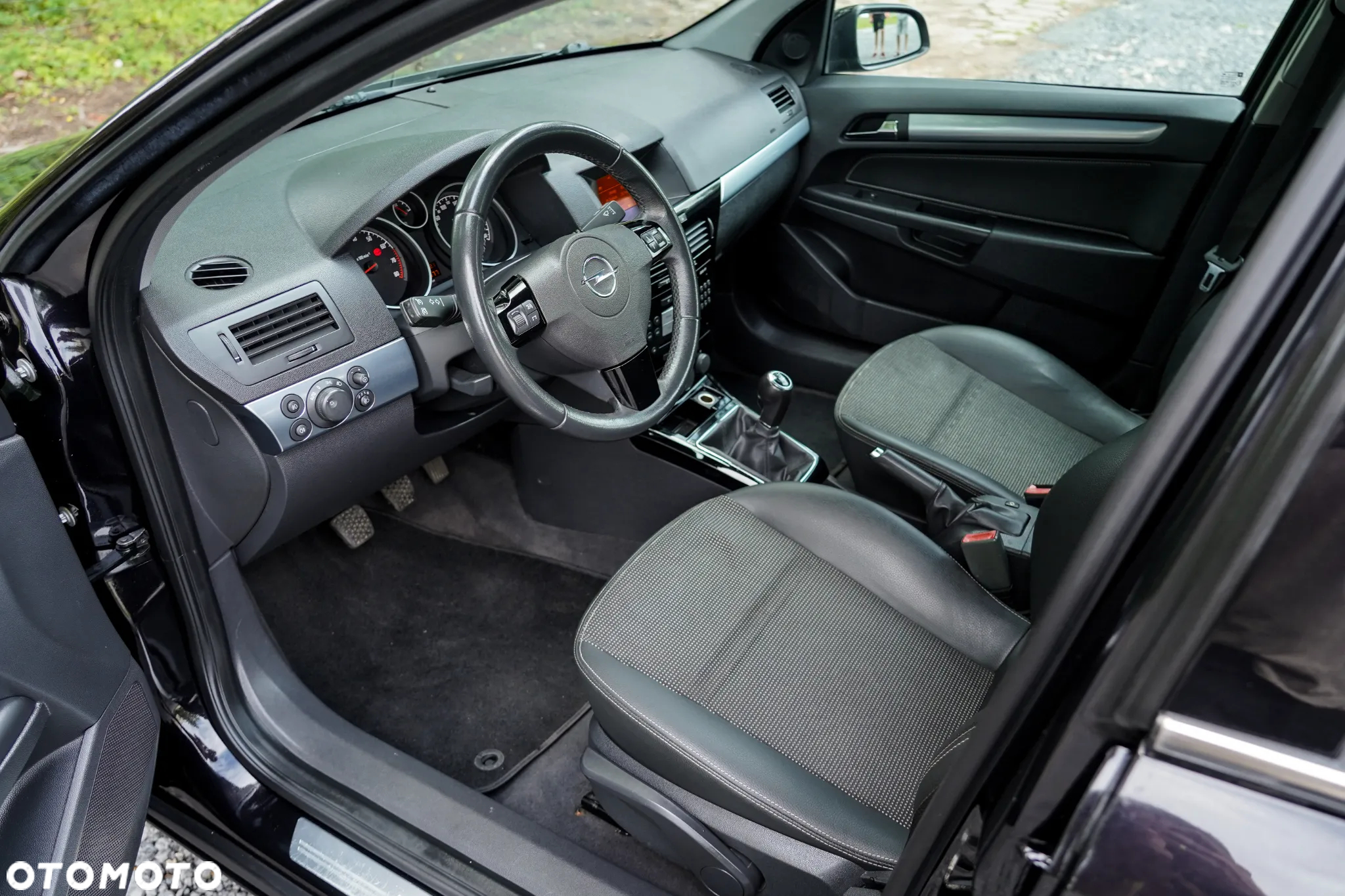 Opel Astra GTC 1.4 Active - 2