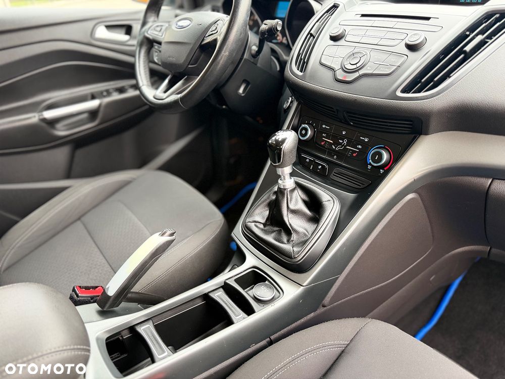 Ford Kuga 1.5 EcoBoost 2x4 Trend - 18