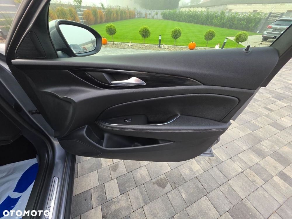 Opel Insignia - 26