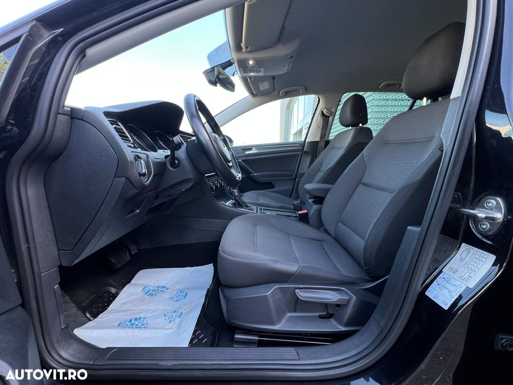 Volkswagen e-Golf - 9