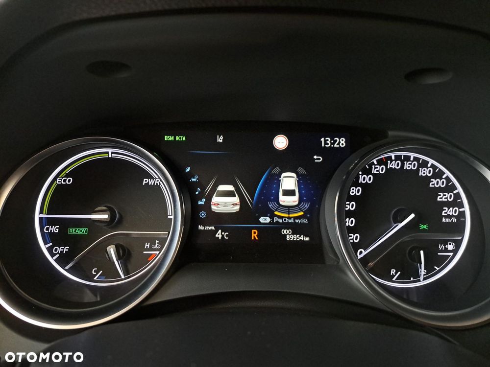 Toyota Camry 2.5 Hybrid Executive CVT - 26