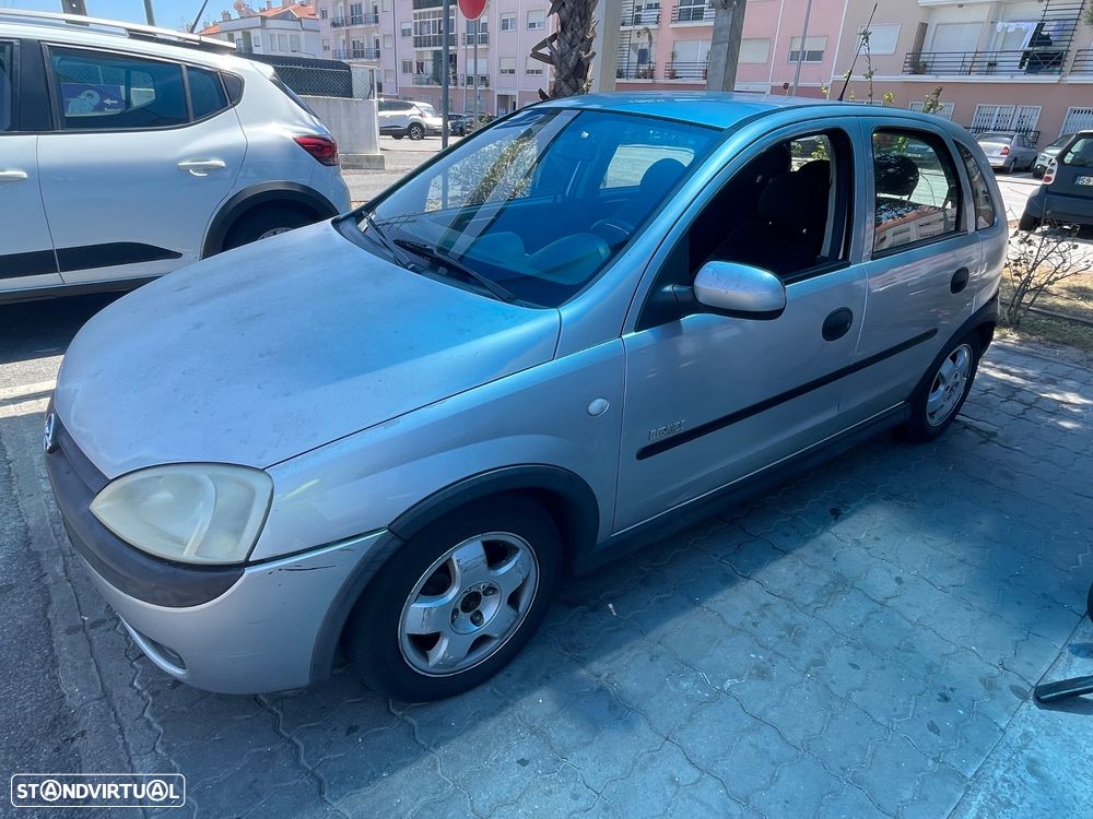 Opel Corsa 1.2 16V Confort - 1