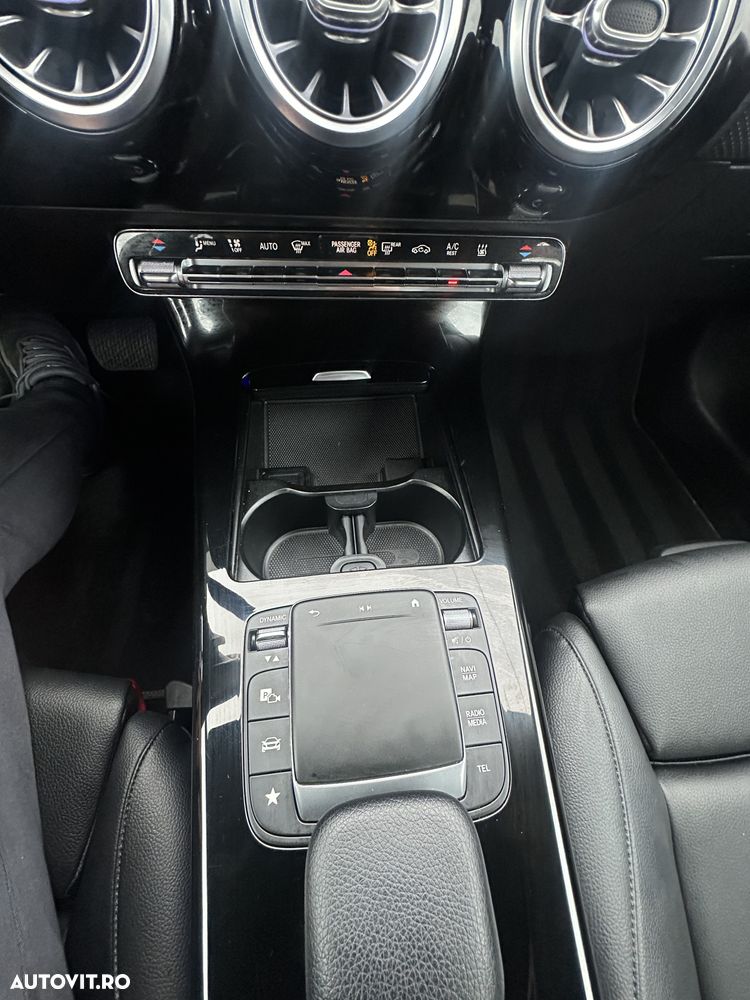 Mercedes-Benz A 250 e Sedan Aut. - 17