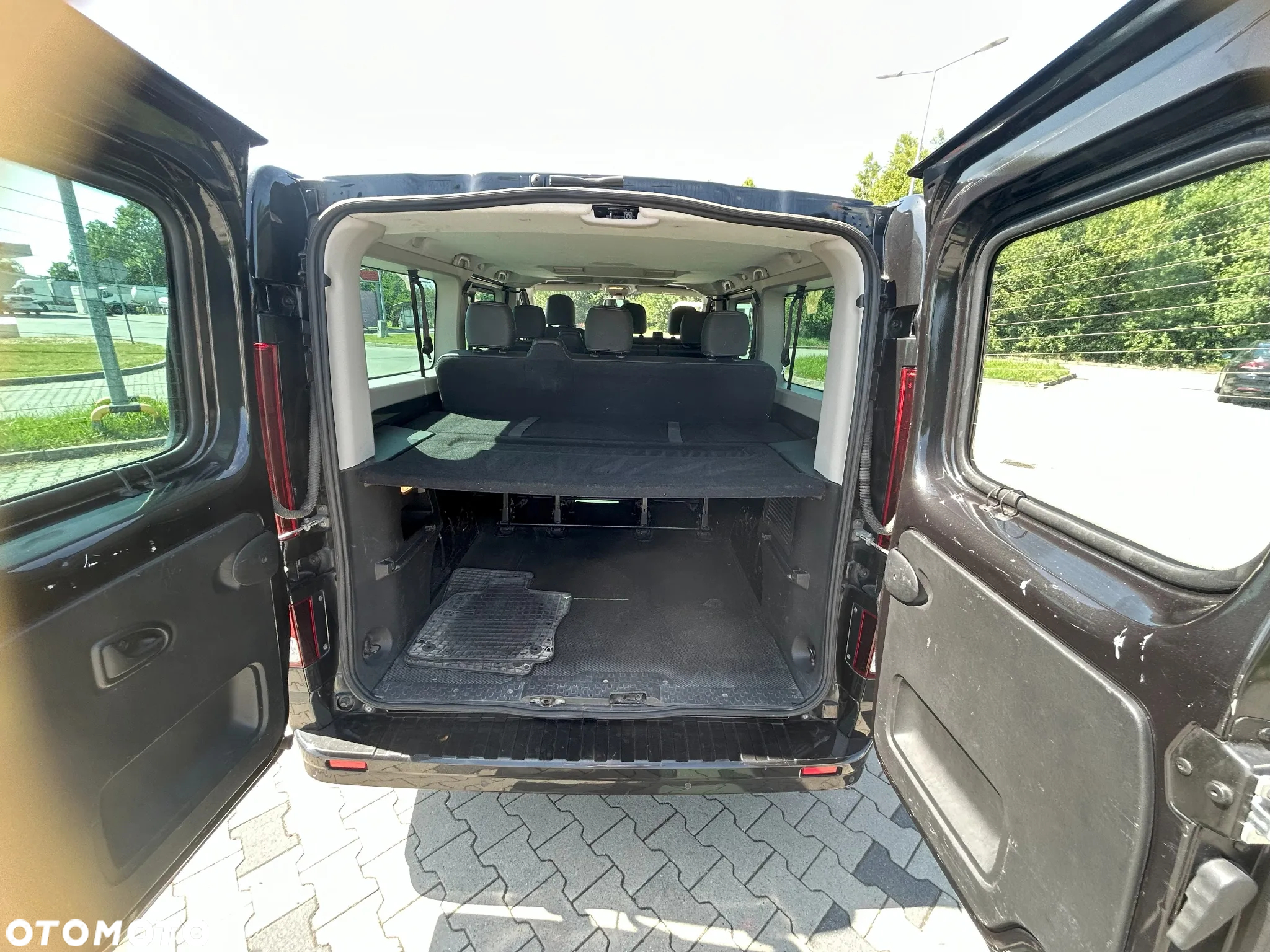 Opel Vivaro - 8
