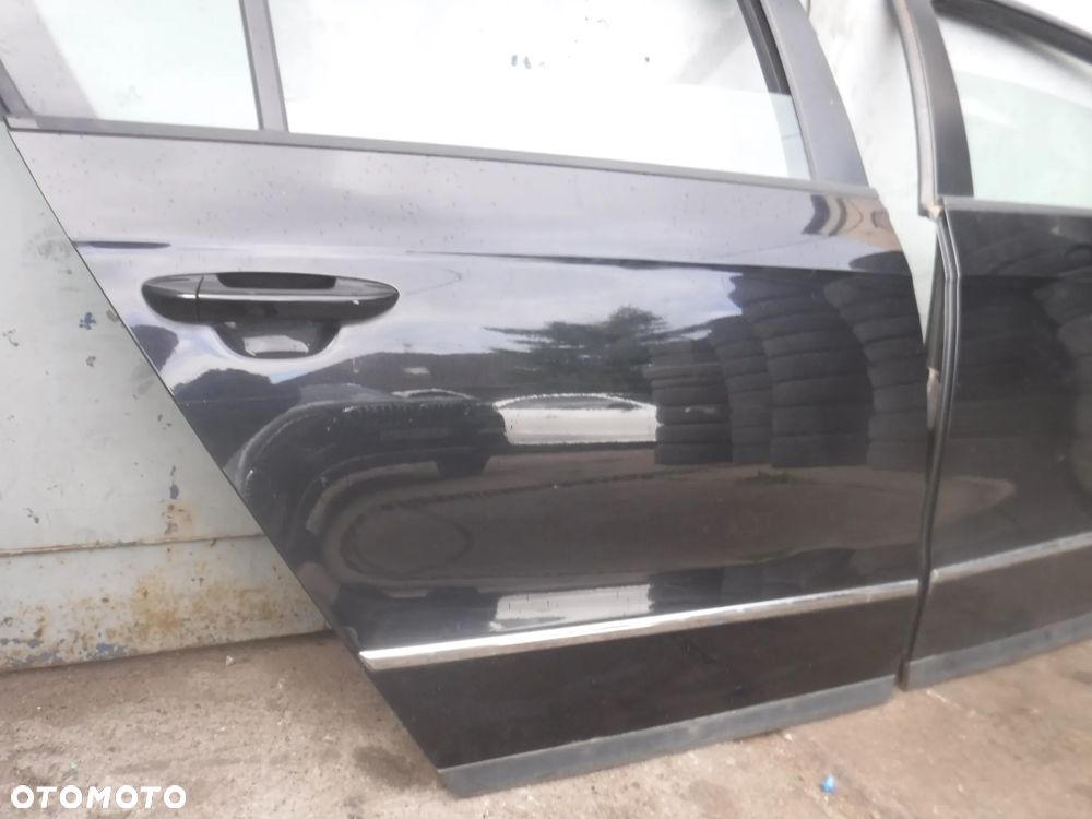 Vw Passat B6 sedan drzwi tyl kpl prawe listwa szyba LC9X - 2