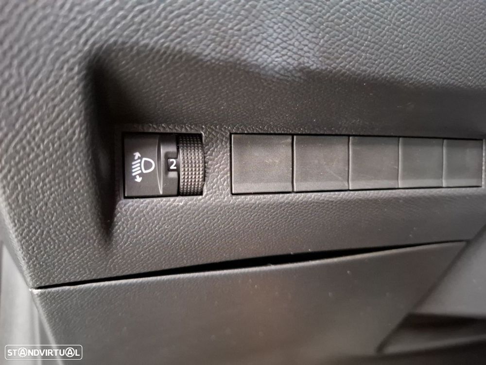 Peugeot e-208 51 kWh Allure - 19