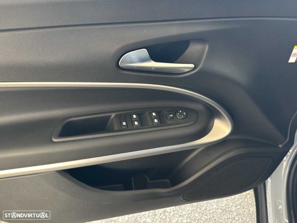 Jeep Avenger 1.2 e-Hybrid Summit DCT - 13