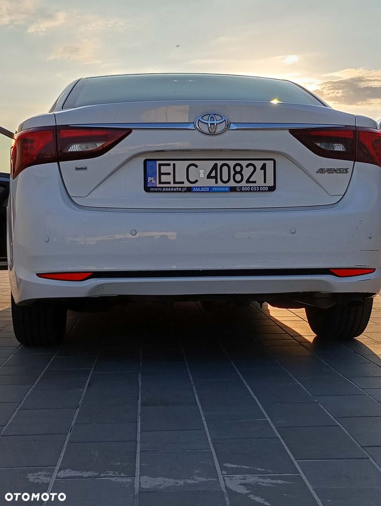 Toyota Avensis - 8