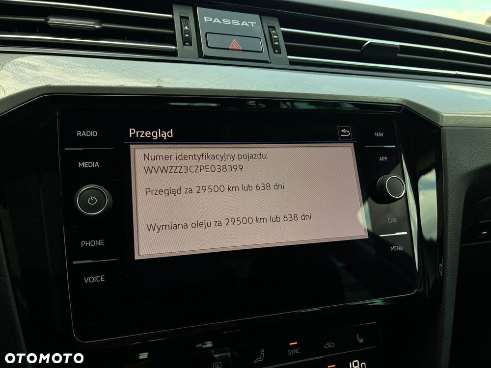 Volkswagen Passat - 22
