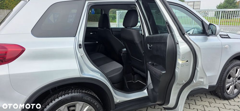 Suzuki Vitara 1.0 Boosterjet Premium 4WD - 16