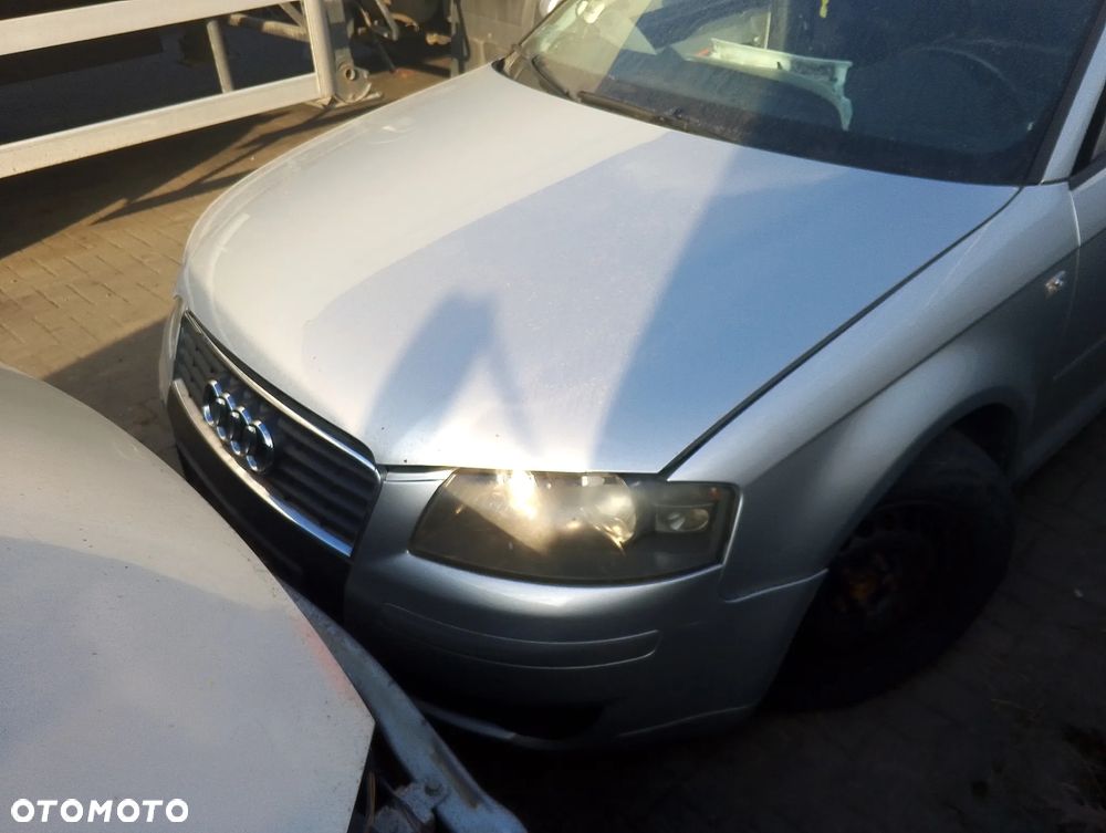 KOMPLETNY PRZÓD Audi A3 8P Przedlift 04-13r. lakier kolor LY7W srebrny. Europa MASKA LAMPA ZDERZAK BŁOTNIK GRILL ATRAPA PAS PRZEDNI WZMOCNIENIE CZOŁOWE CHŁODNICA HALOGEN do założenia bez malowania - 11