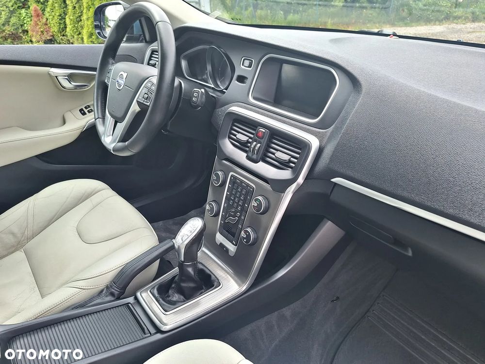 Volvo V40 D2 Summum - 20