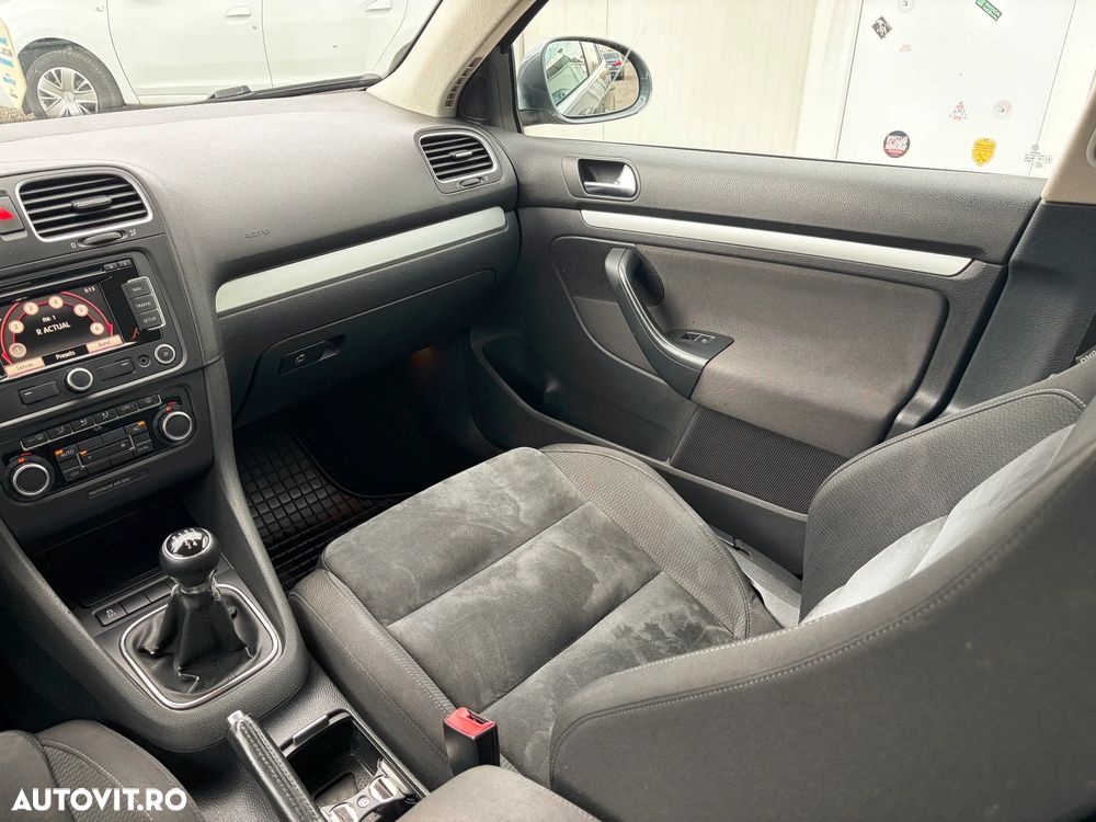 Volkswagen Golf 1.6 TDI DPF BlueMotion Technology Highline - 24