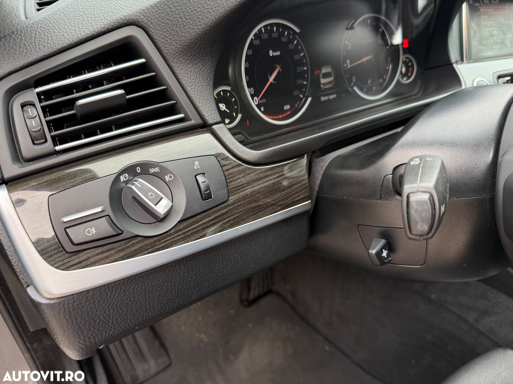 BMW Seria 5 520i Aut. Luxury Line - 7