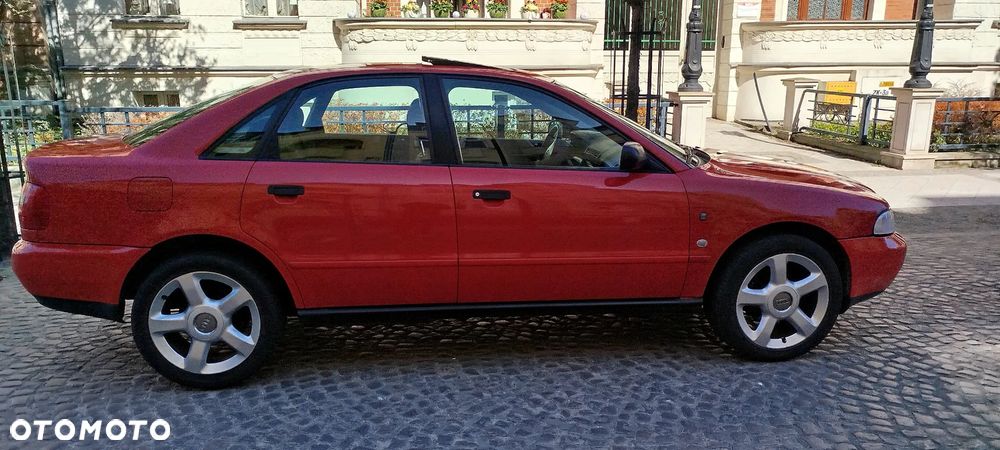 Audi A4 Limousine 1.6 - 18