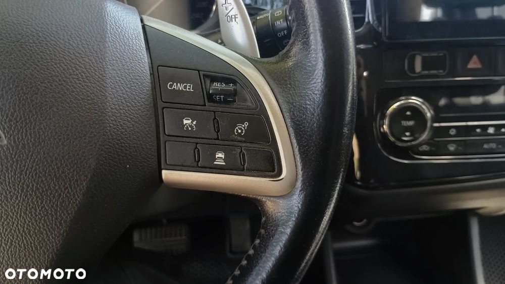 Mitsubishi Outlander 2.2 DID Instyle Navi - 15
