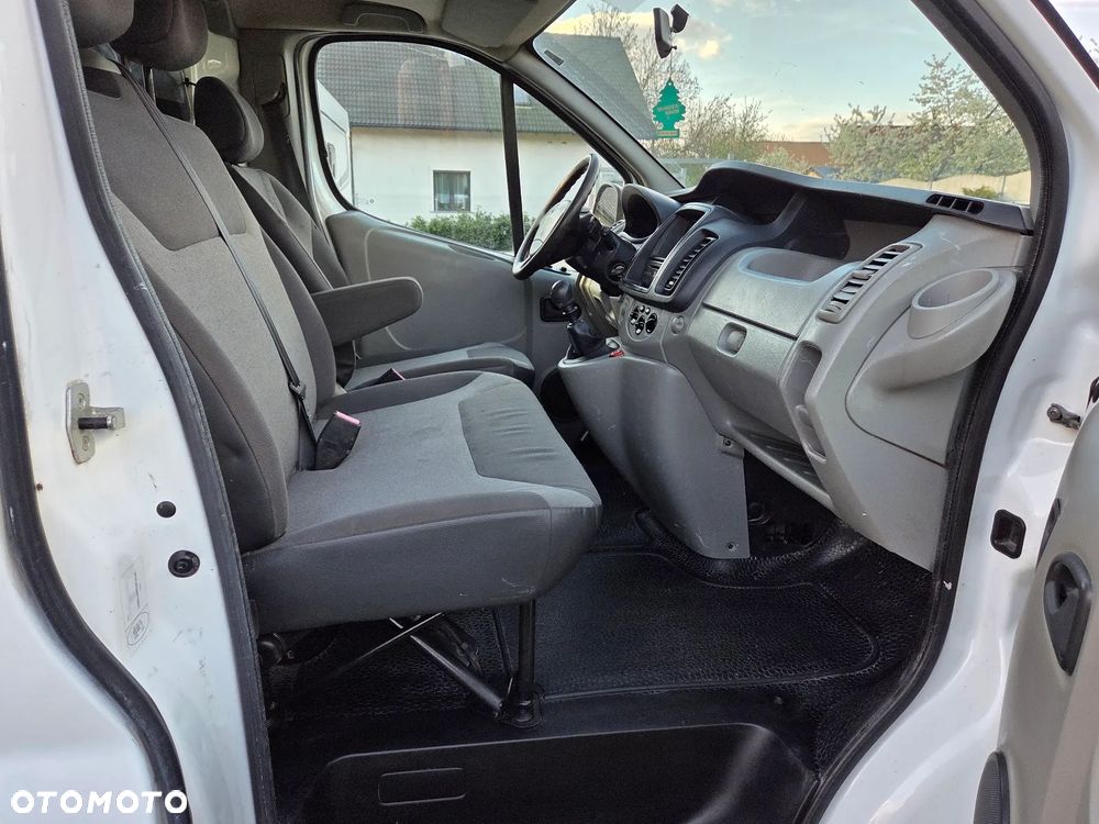 Renault TRAFIC - 8
