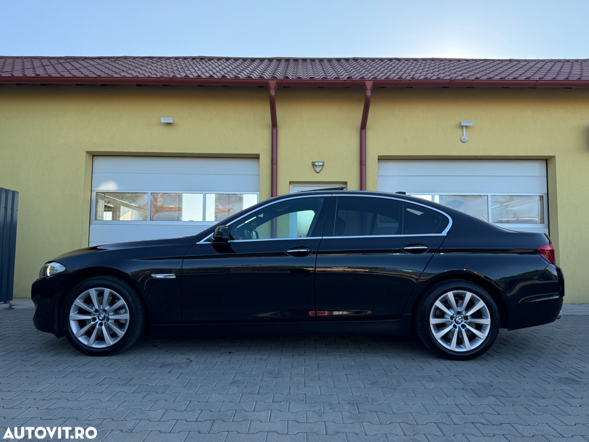 BMW Seria 5 520d Aut. - 28