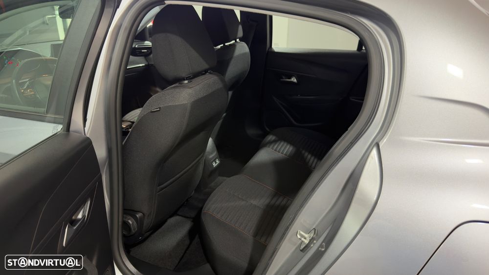Peugeot e-208 E-Style - 13