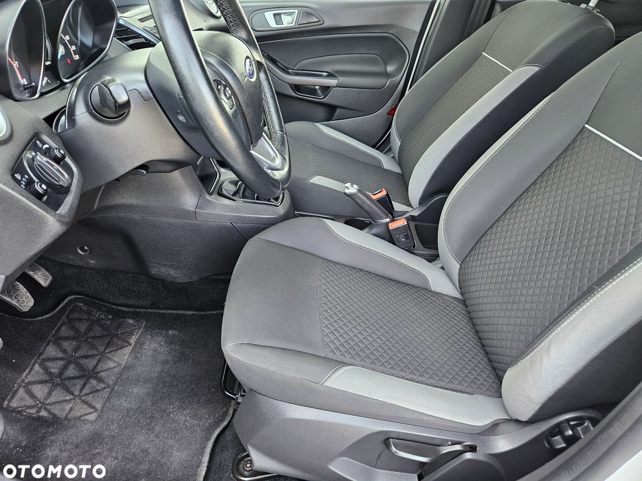 Ford Fiesta 1.25 Silver X - 18