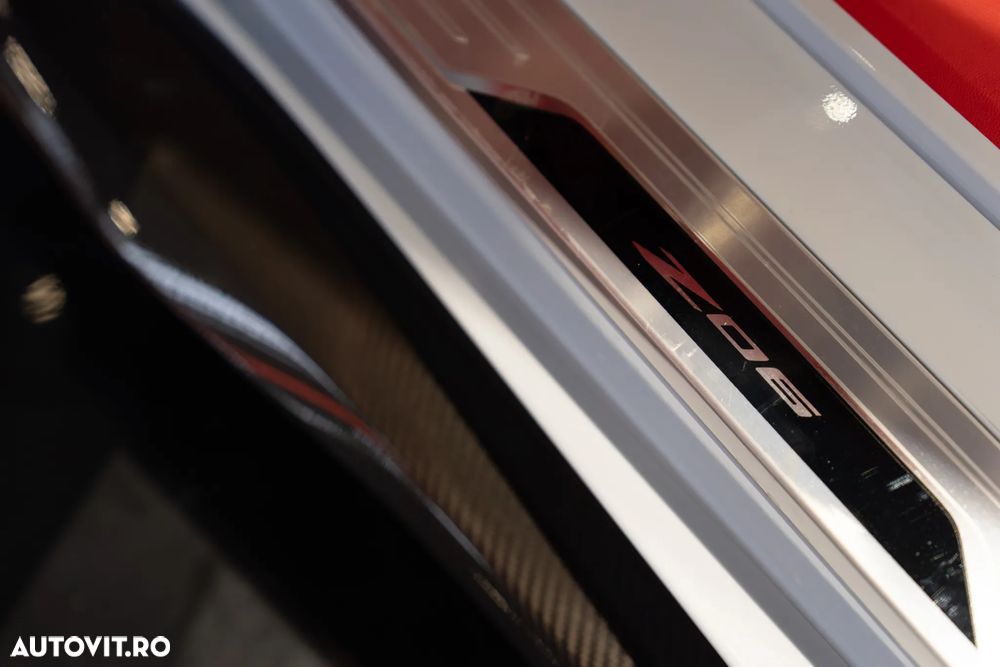 Chevrolet Corvette - 15