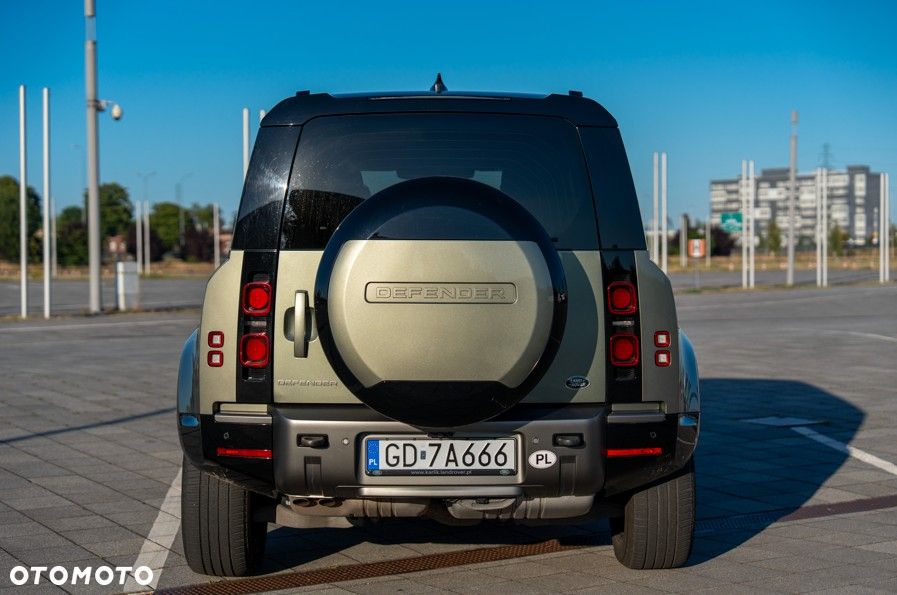 Land Rover Defender 3.0 D250 mHEV X-Dynamic SE - 3