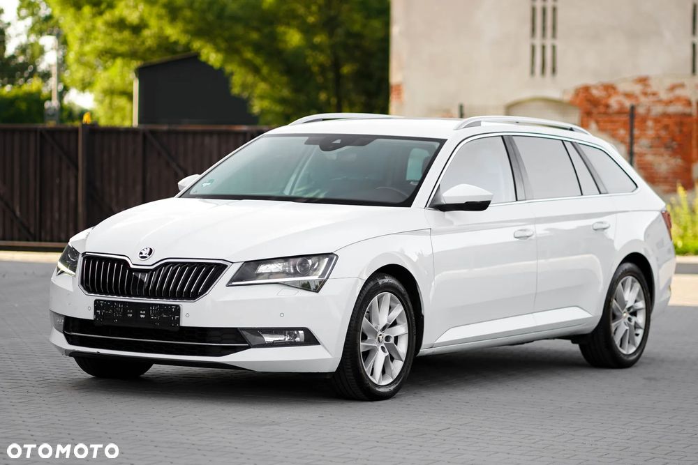 Skoda Superb 2.0 TDI Sportline DSG - 5