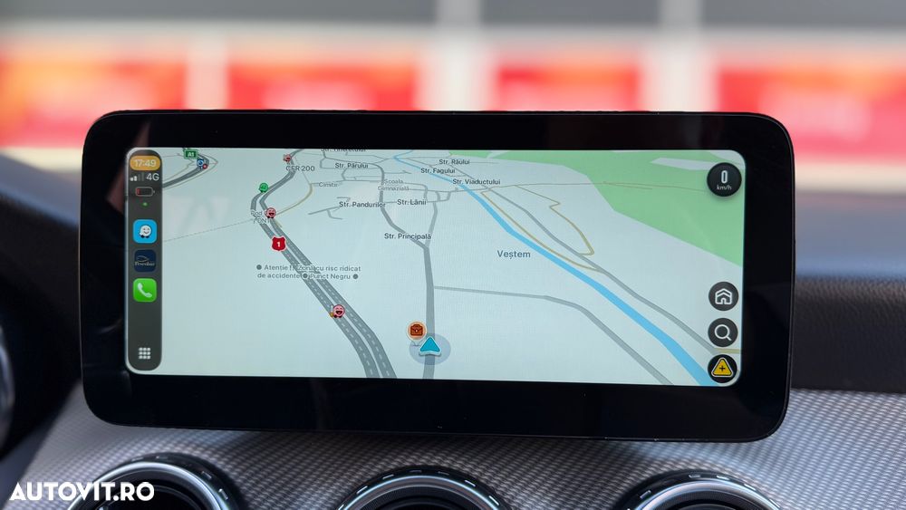 Mercedes-Benz GLA - 12