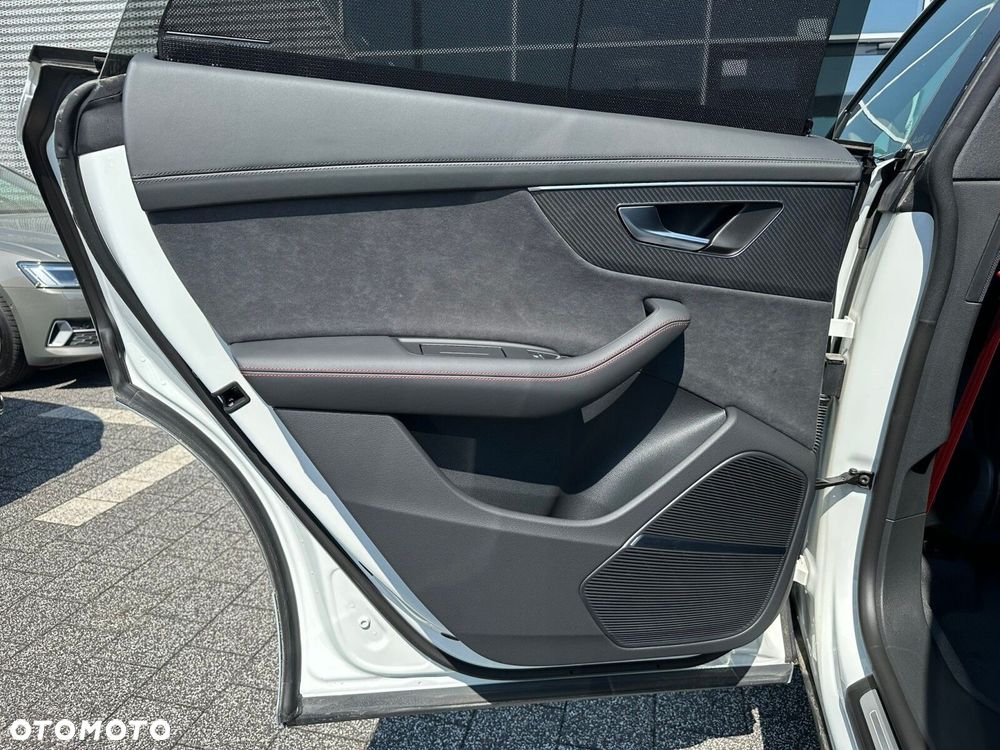 Audi Q8 - 21