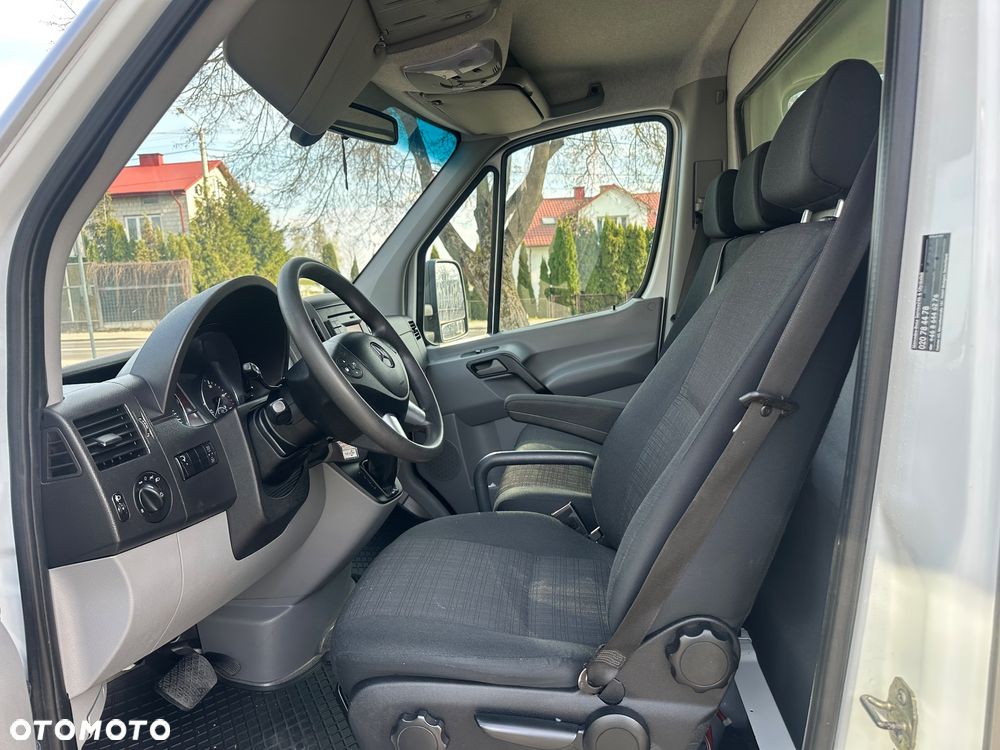 Mercedes-Benz Sprinter - 17