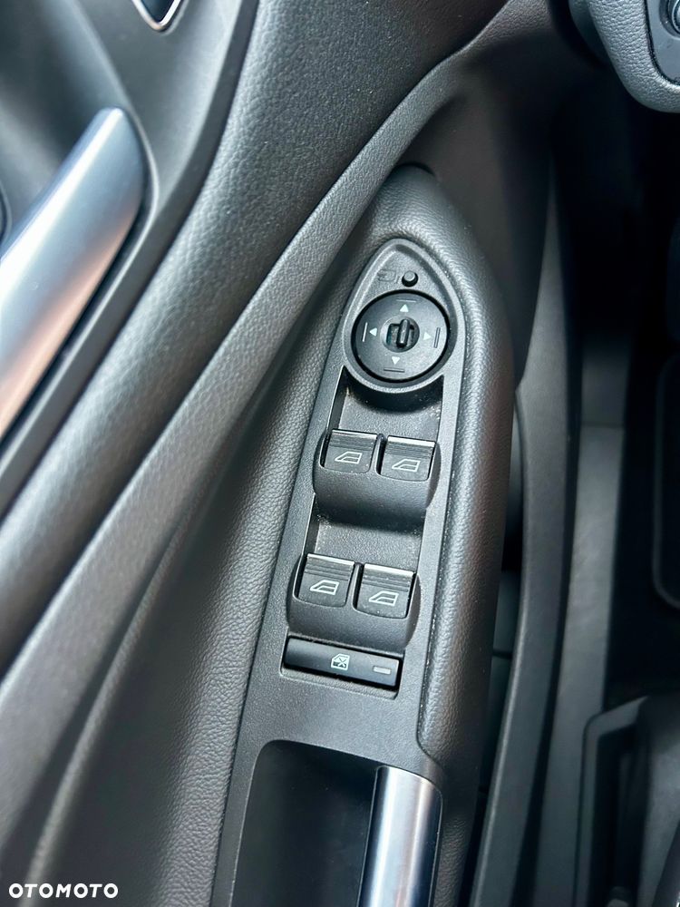 Ford Kuga 1.5 EcoBoost 4WD Titanium - 24