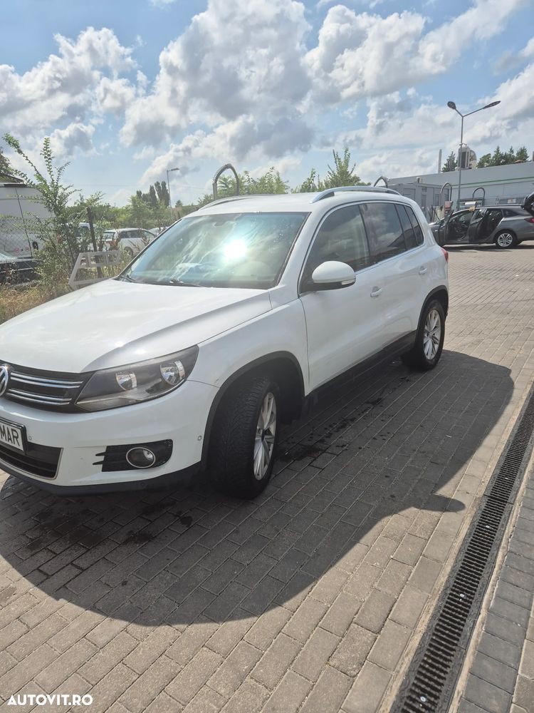 Volkswagen Tiguan - 1