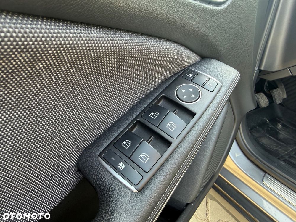 Mercedes-Benz GLA - 17