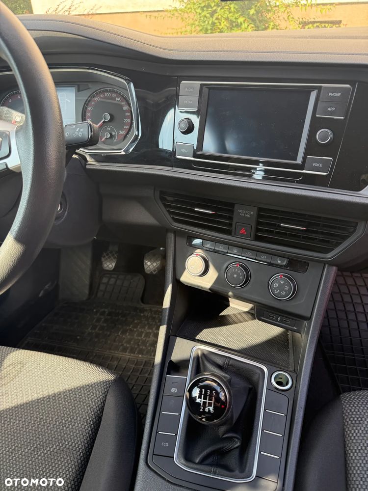 Volkswagen Jetta - 15