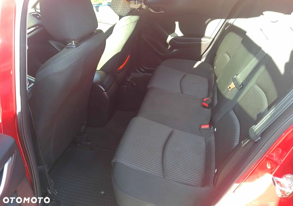 Mazda 3 2.0 Skyenergy EU6 - 13