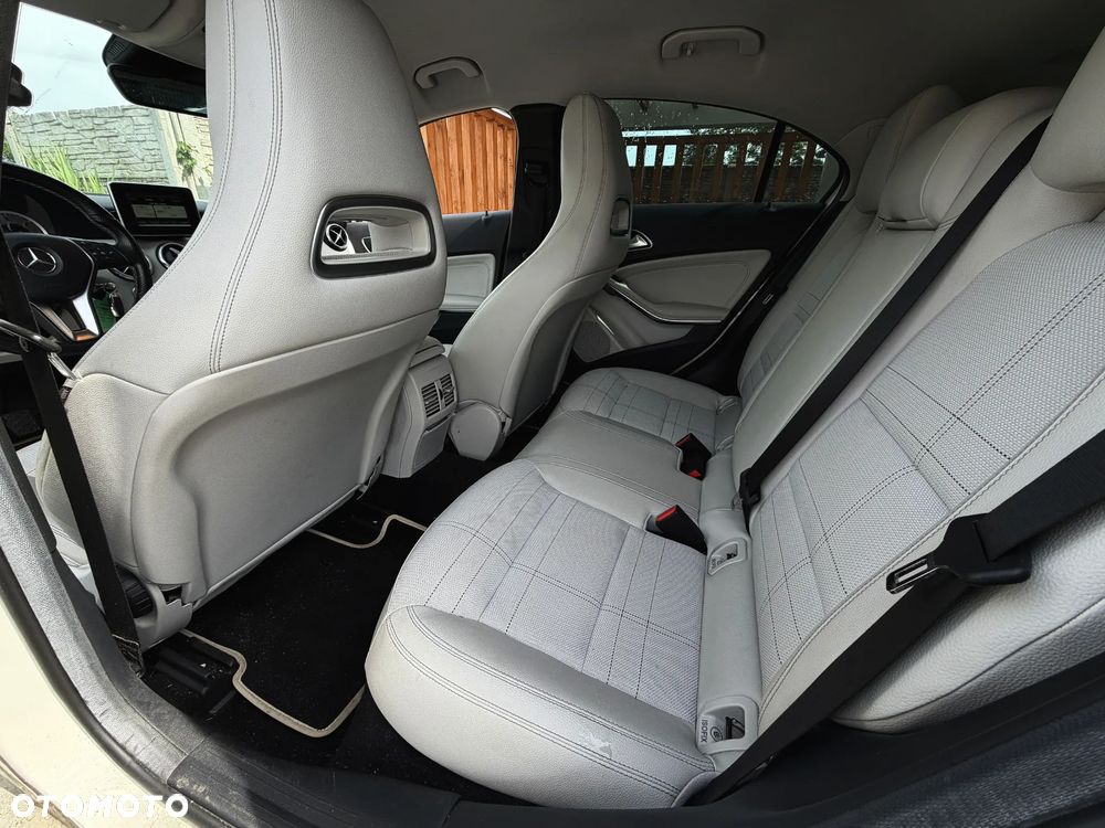 Mercedes-Benz Klasa A 180 d BlueEFFICIENCY Edition Style - 12