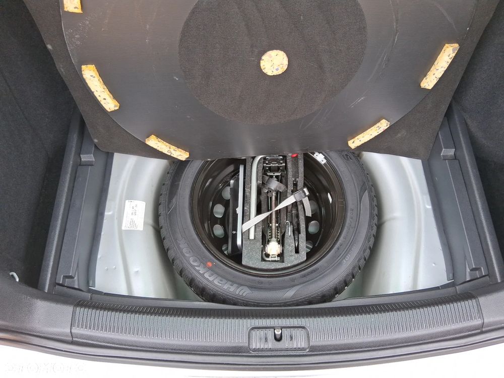 Volkswagen Golf 2.0 TDI DPF MATCH - 27